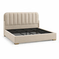 Cama doble tapizada de poliéster beige con cabecero acolchado y estructura de madera